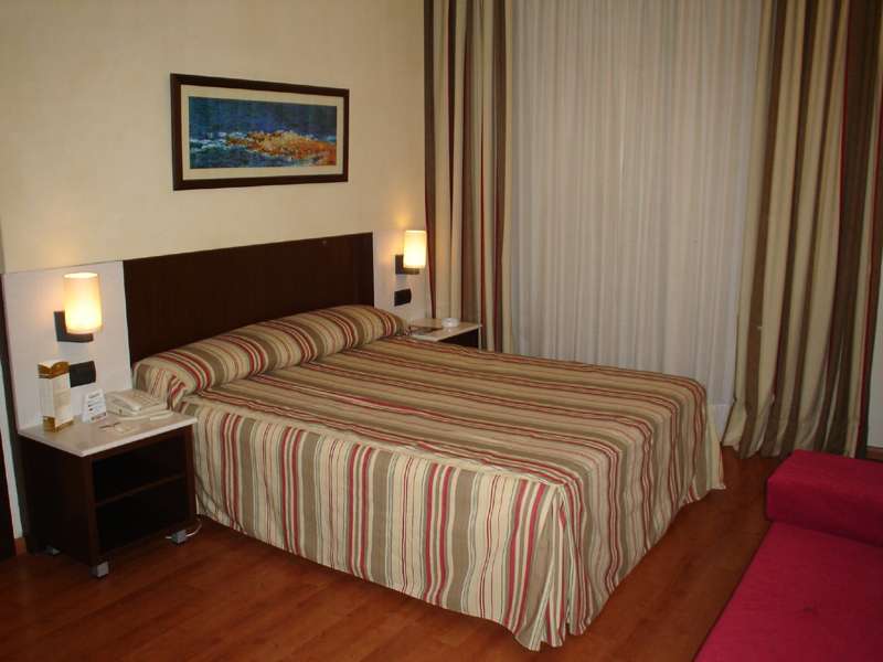 Catalonia Born Hotel Барселона Екстериор снимка