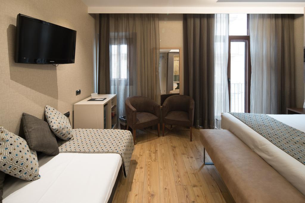Catalonia Born Hotel Барселона Екстериор снимка