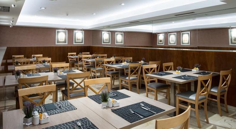 Catalonia Born Hotel Барселона Екстериор снимка