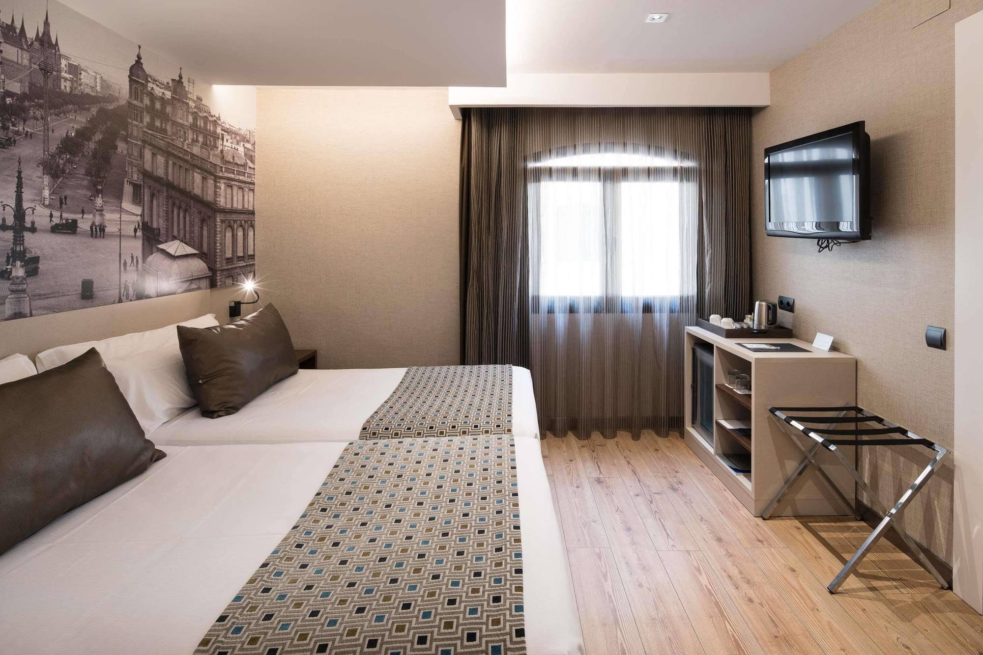 Catalonia Born Hotel Барселона Екстериор снимка
