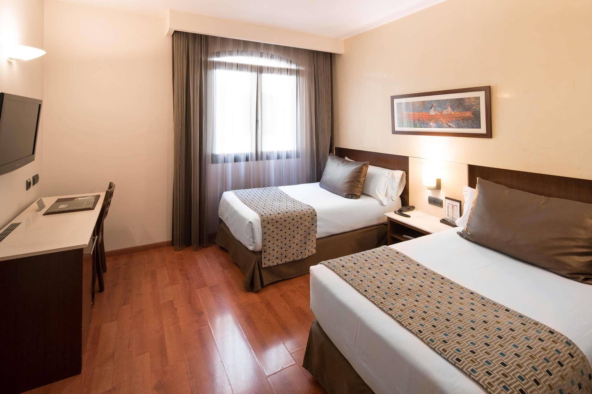 Catalonia Born Hotel Барселона Екстериор снимка